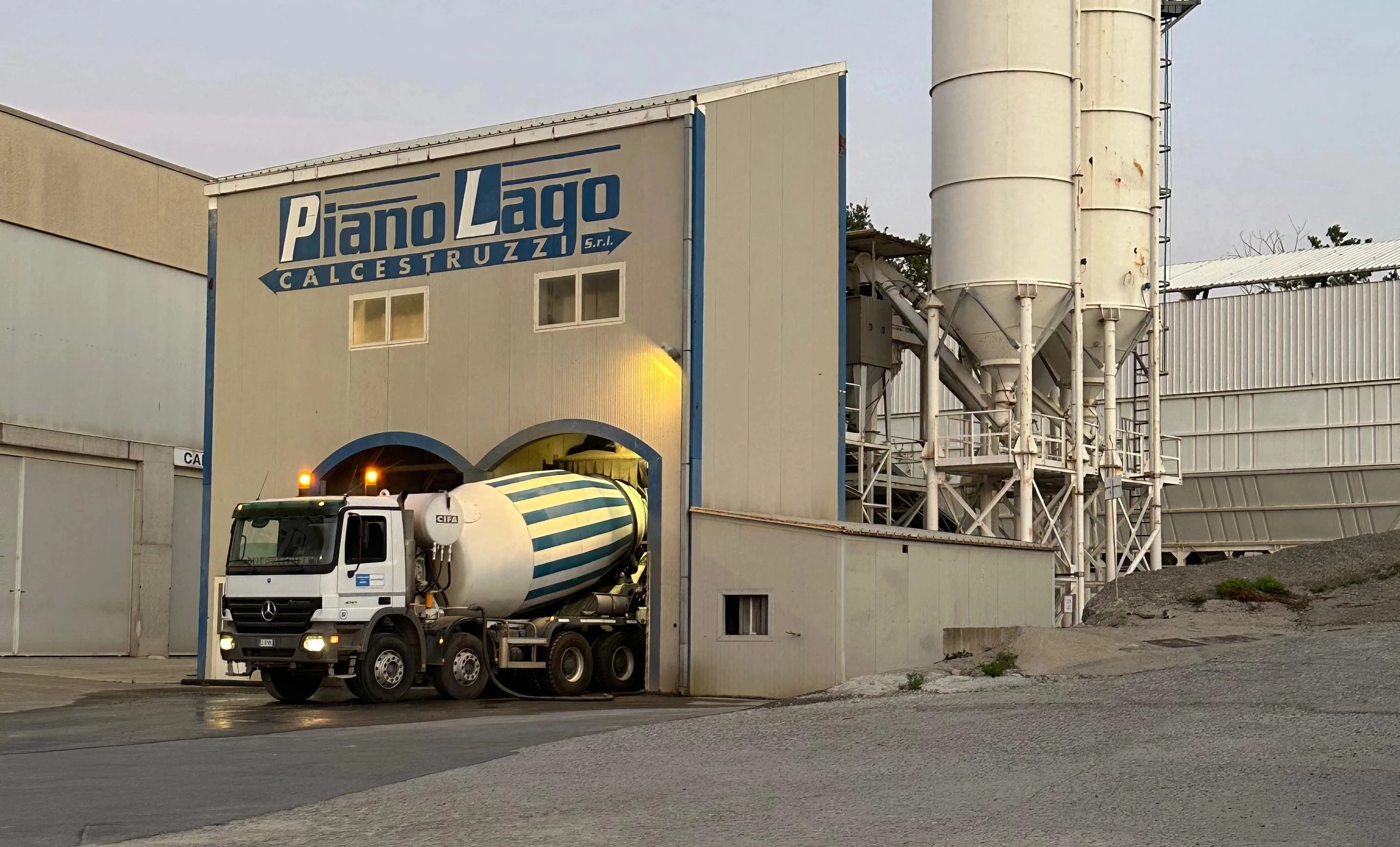 Produzione calcestruzzo certificato Piano Lago Calcestruzzi Cosenza Calabria