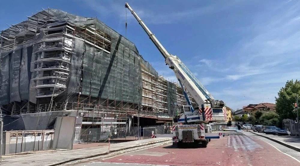 Gru autocarrate e sollevamenti fino a 60 tonnellate Cosenza